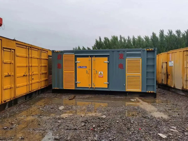 霞山柴油发电机如何判断干式空气滤清器是否需要更换？