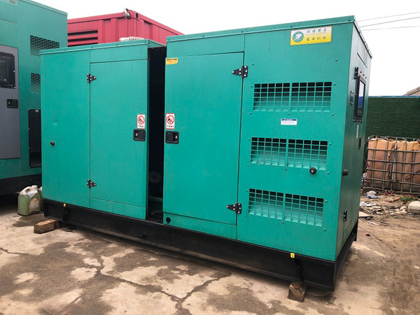 霞山怎样合理控制磷酸铁锂蓄电池的充放电倍率以延长其使用寿命？